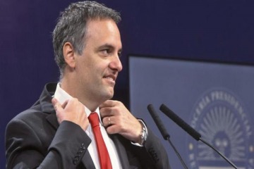 Foto de Caso Adorni: el jefe de Gabinete y su familia gastaron casi USD 9.000 en efectivo para alojarse en Aruba