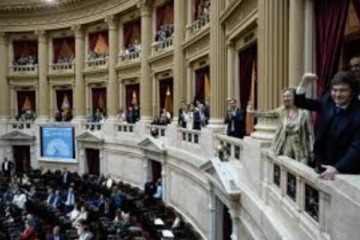 Foto de ¿Los libertarios pretenden llenar los palcos en la exposición de Adorni?: pidieron informes a Menem