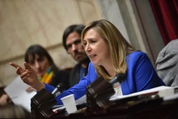 Foto de "Si era tan gallito, ¿por qué tuvo que venir con el Presidente?": el cruce de Bregman a Manuel Adorni en Diputados