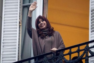Foto de La Justicia ordenó la restitución de la pensión por viudez a Cristina Kirchner y el Gobierno acudirá a la Corte