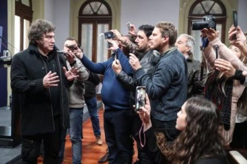 Foto de Pese a sus repetidos ataques a la prensa, Milei afirmó que "nunca en la historia hubo tanta libertad de expresión"