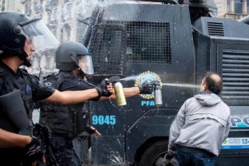Foto de Revés para el Gobierno: la Justicia ordenó investigar la represión a jubilados por parte de las fuerzas de Seguridad