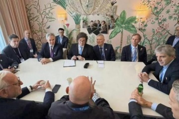 Foto de Milei se reunió con empresarios en EEUU: promesas de inversión en una cumbre de elites