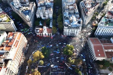 Foto de "203 días sin aplicar la Ley": qué dice el documento leído en Plaza de Mayo durante la cuarta Marcha Federal Universitaria