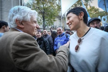 Foto de Mayra Mendoza participó de la Marcha Federal Universitaria en Plaza de Mayo