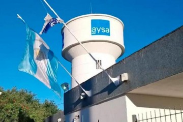 Foto de La privatización de AySA avanza: Caputo confirmó la venta del 90% de las acciones estatales