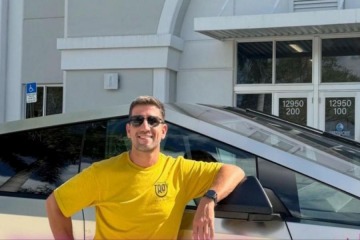 Foto de El escándalo del diputado libertario del Tesla: denuncian que derivó prestaciones a clínicas de su entorno familiar