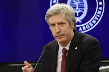 Foto de El presidente del Banco Central se refirió a la posibilidad de levantar el cepo a las empresas: "No es una prioridad"
