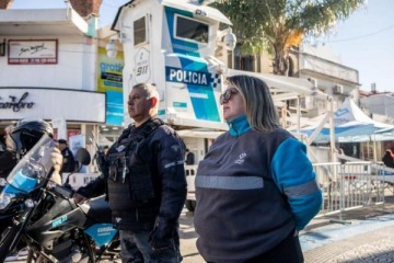 Foto de El Municipio de Lanús instaló una nueva torre policial de videovigilancia