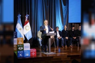 Foto de Llaryora rechazó la quita de subsidios al gas y advirtió que afectará a más de 2 millones de cordobeses