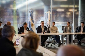 Foto de Jorge Macri enviará un proyecto a la Legislatura para "modernizar" el servicio de transporte privado porteño