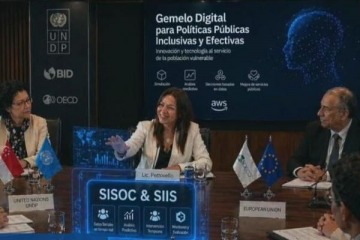 Foto de Milei anunció la creación del Gemelo Digital Social, la IA para programas de Capital Humano