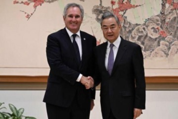 Foto de En medio del alineamiento con EEUU, el Gobierno volvió a tender puentes con China