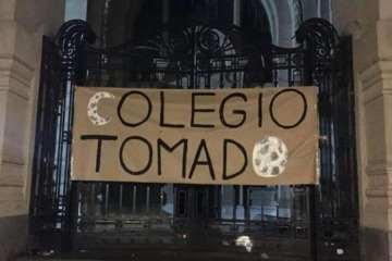 Foto de Estudiantes del Nacional Buenos Aires retomaron la toma en reclamo por el financiamiento universitario