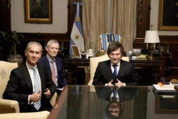 Foto de Milei recibió al millonario gemólogo inglés, Maurice Ostro, con miras al Súper RIGI