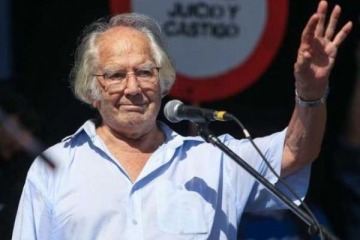 Foto de En Plaza de Mayo: el nobel Pérez Esquivel, de la mano de las CTA convocan un ayuno contra el ajuste de Milei