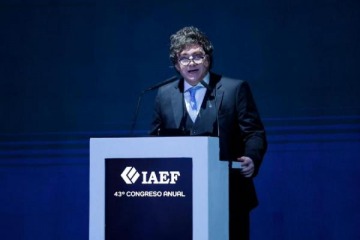 Foto de Pese a las encuestas e indicadores adversos, Milei afirmó que "el año que viene, en octubre, los vamos a pasar por arriba"