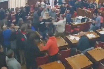 Foto de Batalla campal en Mar del Plata: una sesión del Concejo Deliberante terminó a los golpes