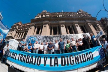 Foto de En el marco de la Reforma laboral, el Gobierno convoca a sindicatos y empresas por los convenios colectivos vencidos