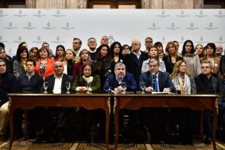 Legisladores peronistas reclamaron la liberación de Cristina Kirchner y enviaron una carta a la Corte