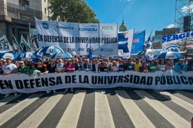 El Gobierno y las universidades sellaron un acuerdo, pero continúa la demanda en la Corte