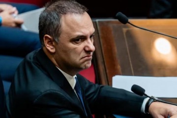 Foto de El PRO de Rosario le reclamó a Javier Milei no lleve a Manuel Adorni al acto por el Día de la Bandera