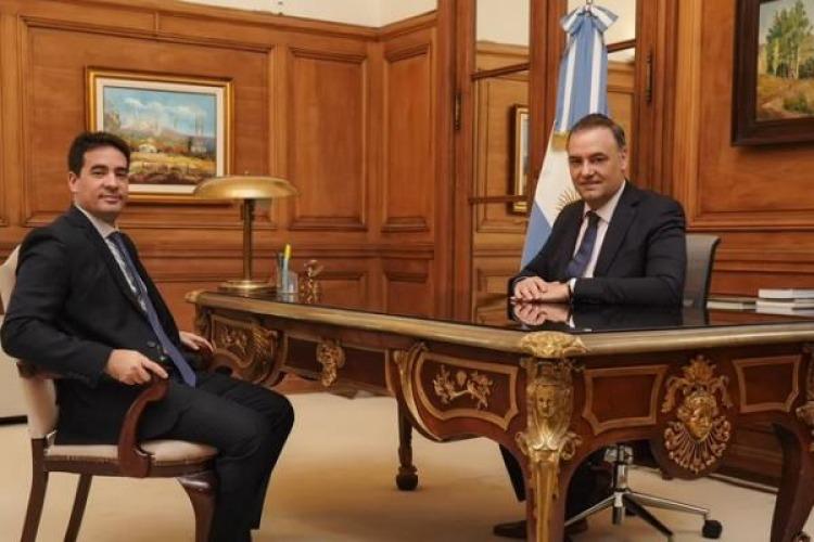 En medio del escándalo por enriquecimiento ilícito de Manuel Adorni, asume Adrián Ravier, el nuevo Vocero Presidencial