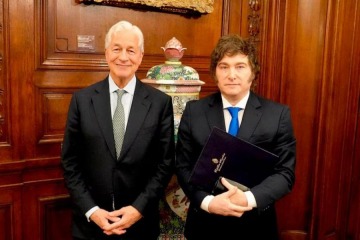 Foto de El JP Morgan presiona otra vez a Milei: alerta por los vencimientos de deuda en dólares de 2027