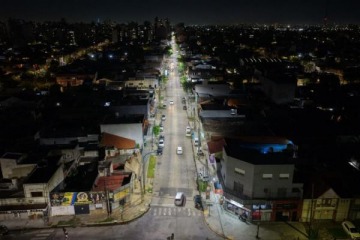 Foto de El Municipio de Lanús continúa con el recambio de luminarias sobre la avenida Eva Perón