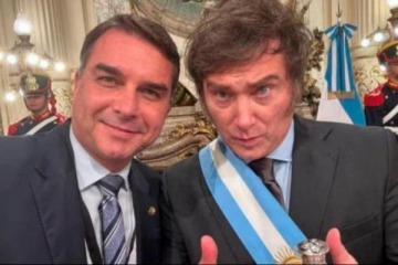 Foto de Javier Milei recibirá a Flávio Bolsonaro en medio de diferencias diplomáticas con Lula da Silva