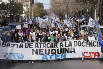 Foto de Conflicto docente en la Patagonia: se multiplican las protestas por ajustes, salarios en caída y reformas educativas