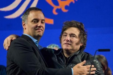 Foto de A capa y espada: Javier Milei habló de la salida de Manuel Adorni y aseguró que "sigo confiando en su inocencia"