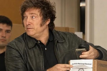 Foto de Inconstitucional: la Cámara Electoral anuló el DNU de Javier Milei que transfería la ciudadanía a Migraciones