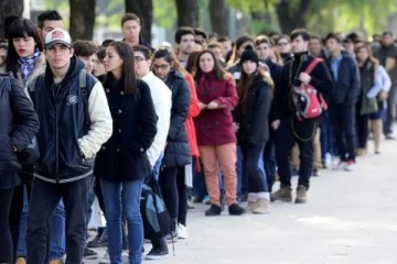 Foto de La motosierra del Gobierno de Javier Milei ya eliminó 70 mil empleos en el Estado