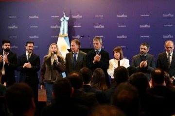 Foto de PASO, Banco Central, Inocencia Fiscal y Zona Fría: los ejes de la reunión de Karina y Javier Milei con legisladores libertarios