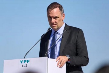 Foto de Adorni completó su salida de la gestión y renunció oficialmente al directorio de YPF en medio de la causa por enriquecimiento ilícito