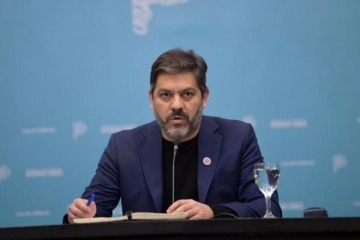 Foto de Bianco: “Están manipulando el sistema electoral para que reelija Milei”