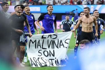 Foto de La repudiable provocación del Gobierno inglés a la Scaloneta tras levantar la bandera de Malvinas: “Son nuestras”