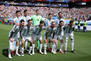 Foto de Sin festejo ni feriado nacional, el Gobierno organiza una recepción protocolar para la Selección Argentina en Ezeiza