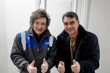 Foto de Milei viaja a Brasil para apoyar la campaña presidencial de Flavio Bolsonaro