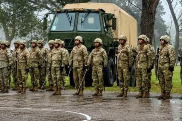 Foto de Los militares con posgrados cobrarán hasta un 25% más: un Brigadier General superará los $4,2 millones
