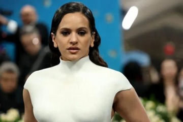 Foto de Rosalía se arrepintió: tras el repudio y la devolución de entradas para su show, pidió "perdón"