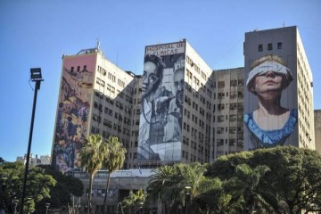 Foto de La Libertad Avanza presentó un proyecto para que extranjeros no residentes paguen por la salud y educación en PBA