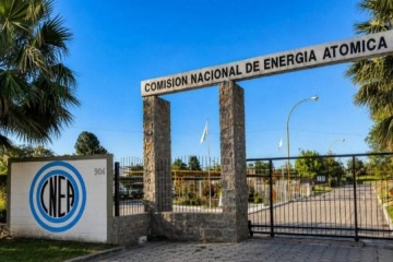 Foto de Tras los despidos masivos, el Gobierno formalizó el achicamiento de la Comisión Nacional de Energía Atómica