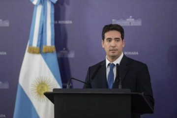 Foto de Ravier afirmó que el 39% de los estudiantes de Medicina de la UBA son extranjeros y autoridades universitarias salieron al cruce