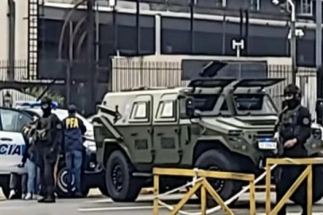 Foto de Alerta en Palermo: operativo en la Embajada de Estados Unidos por una amenaza de bomba