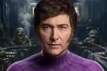 Foto de Milei se disfrazó de Spiderman y cargó contra el kirchnerismo antes de la reforma del Banco Central