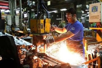 Foto de El trabajo registrado profundizó su caída en abril y el salario mínimo acumula un desplome del 40% desde 2023