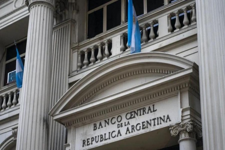 El Gobierno acelera la reforma del BCRA: confía en tener dictamen esta semana y sesionar el 19 de agosto