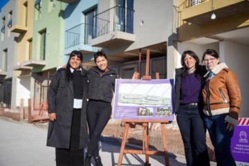 Foto de Mayra Mendoza: “Mientras el gobierno nacional desfinancia la obra pública, nosotros seguimos trabajando en políticas de vivienda"
